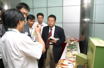 6月22日，日本Jonathan大型西洋連鎖餐廳食品公司購(gòu)買(mǎi)擔(dān)當(dāng)佐藤晉也先生調(diào)研參觀超大